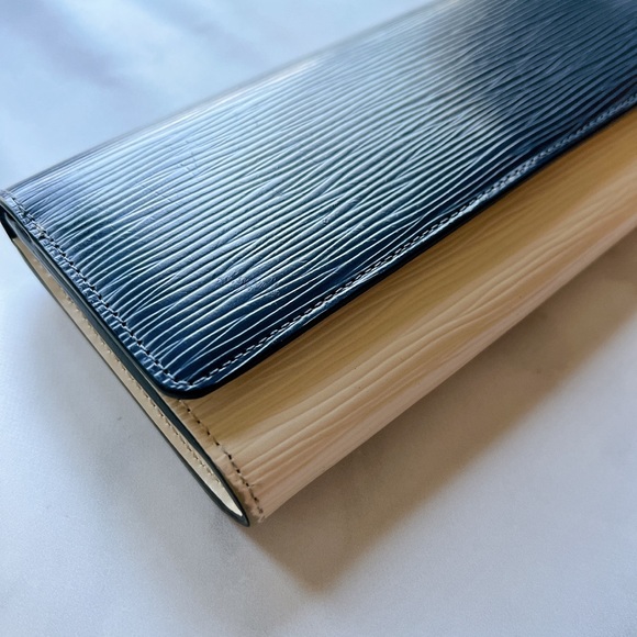 Louis Vuitton long Epi leather bifold wallet blue and white ✨ - Picture 15 of 16
